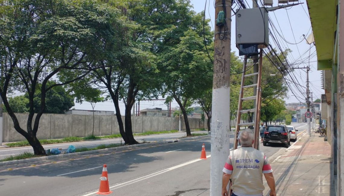 Ipem-SP verifica radar na Avenida Dr. Assis Ribeiro, região de Cangaíba, zona leste da capital 